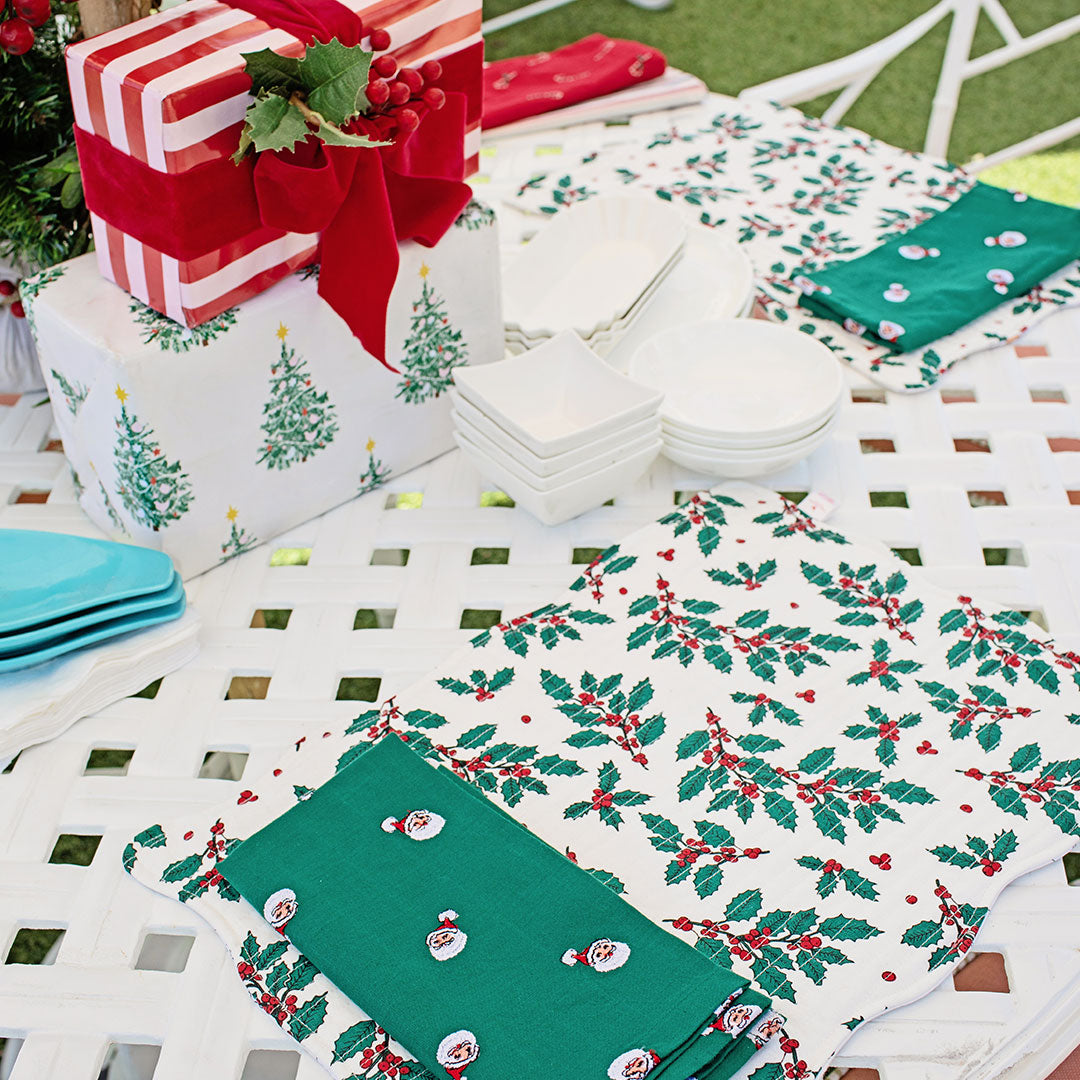Reversible Quilted Placemat Set of 2 - Gardenia Santas / Holly