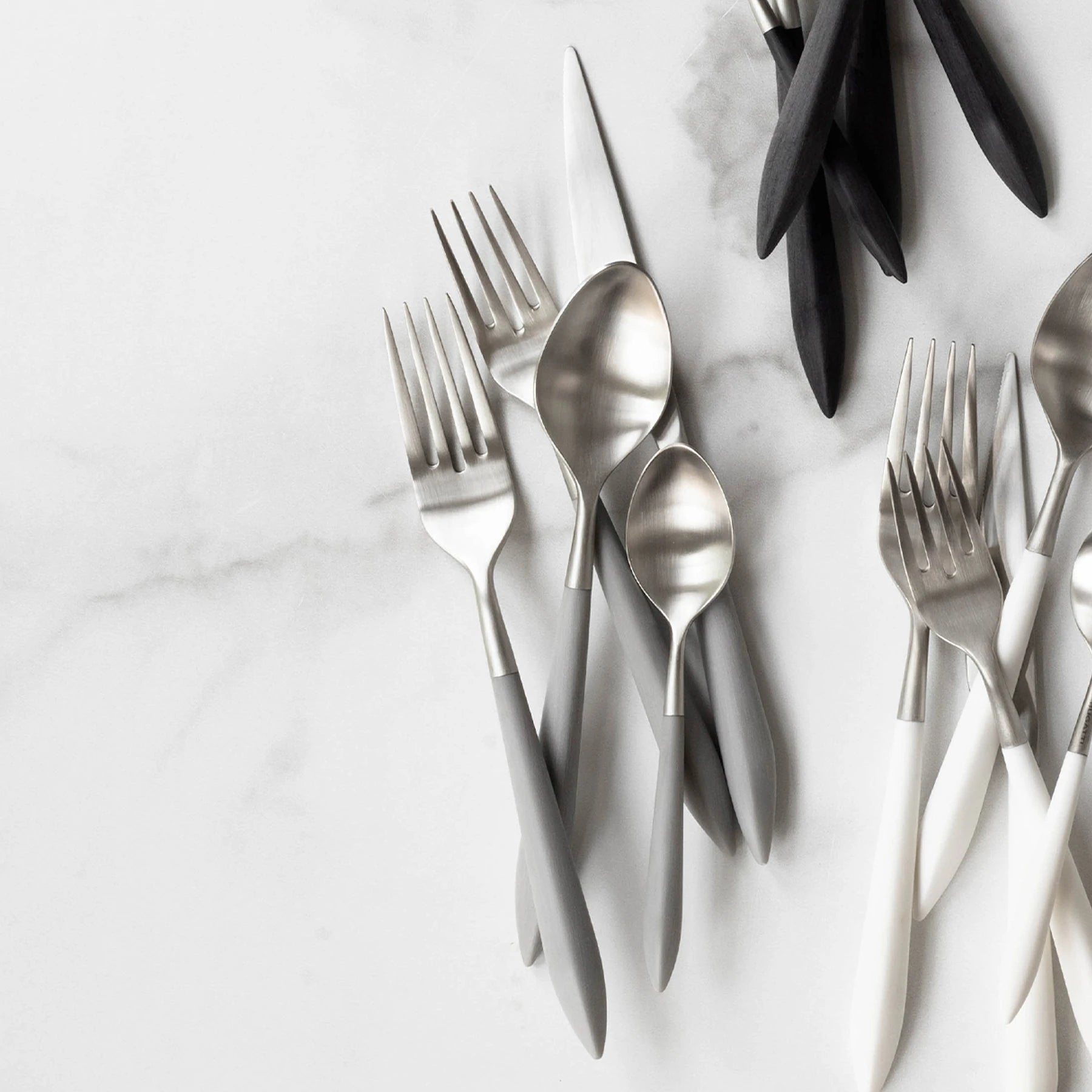 Ares Argento & Light Grey Five Piece Place Setting