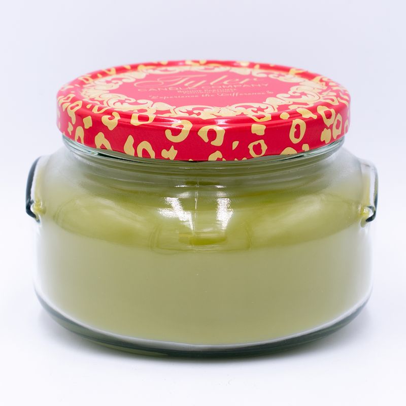 Seasons Greetings 22 oz Candle