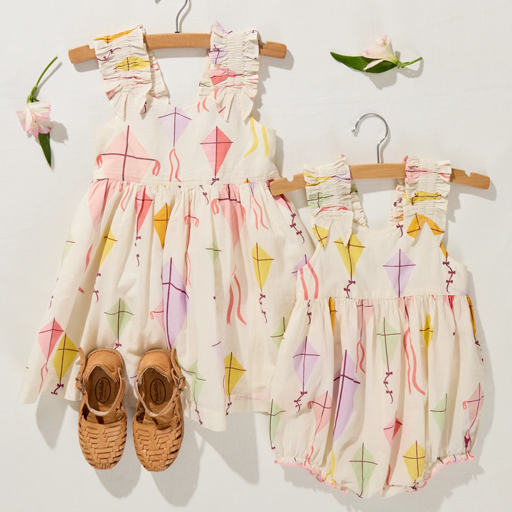 Baby Girls Via Bubble - Flying Kites