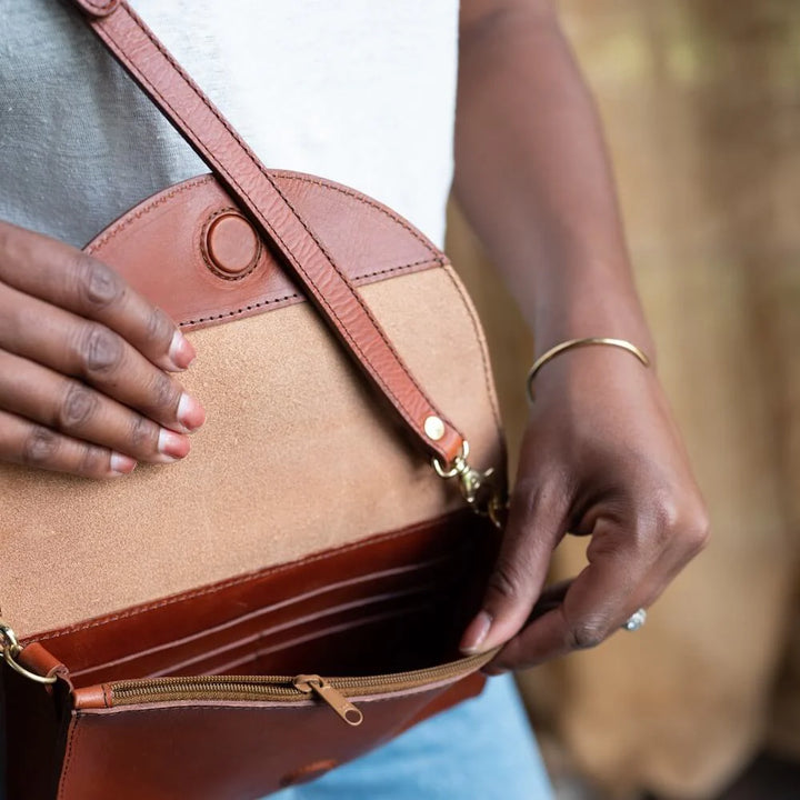 Nisolo Cleo Leather Convertible Crossbody Clutch