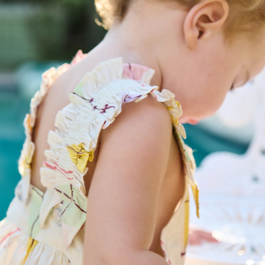 Baby Girls Via Bubble - Flying Kites