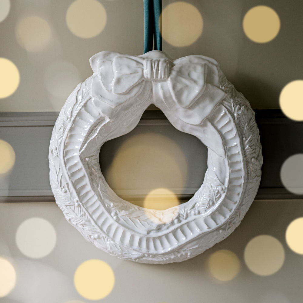 Pietra Natale Figural Wreath