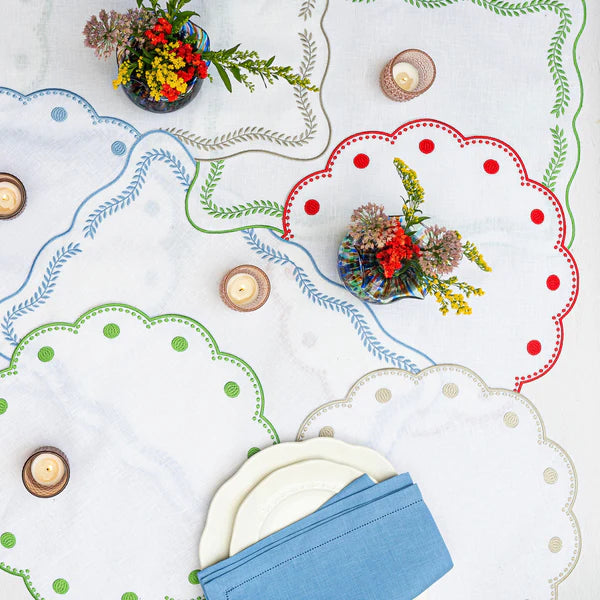 Tessuti White Round Placemats with Red Dots - Set of 4