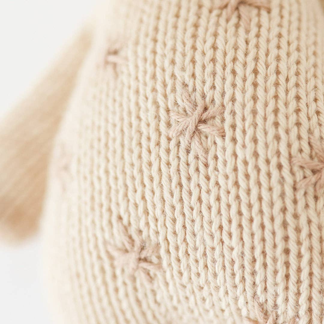 Close up image of the stomach of Cuddle+Kind&