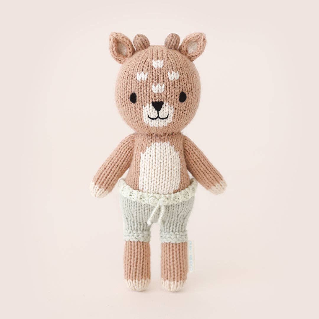 Flat image of the front of Cuddle+Kind&