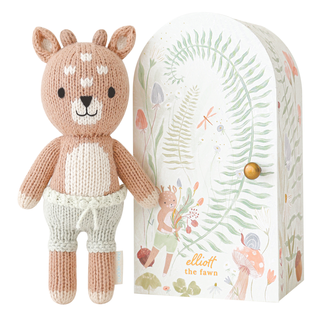 Flat image of the front of Cuddle+Kind&