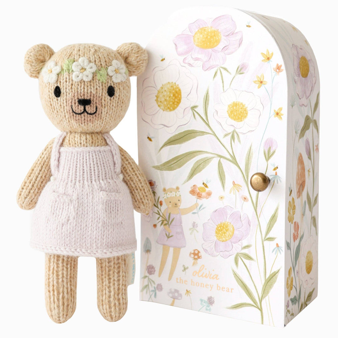 Flat image of the front of Cuddle+Kind&