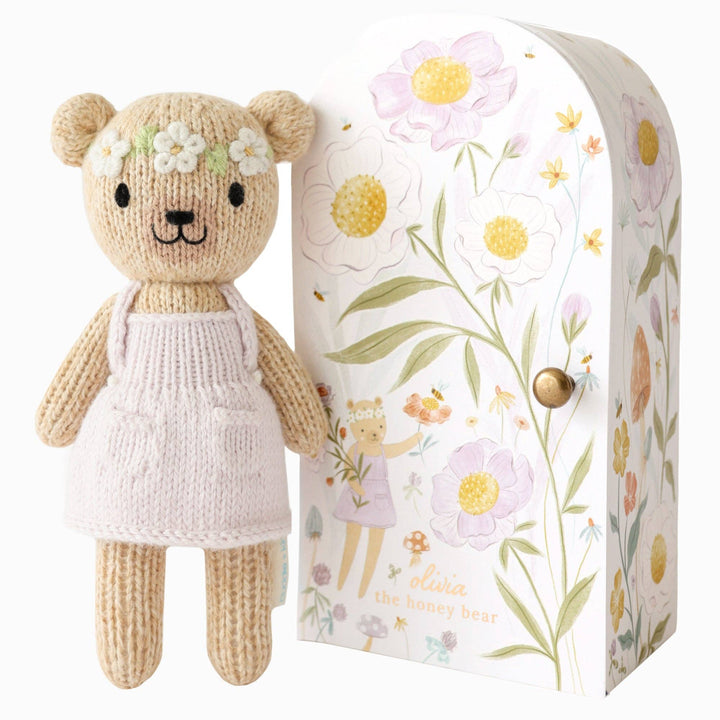 Flat image of the front of Cuddle+Kind&