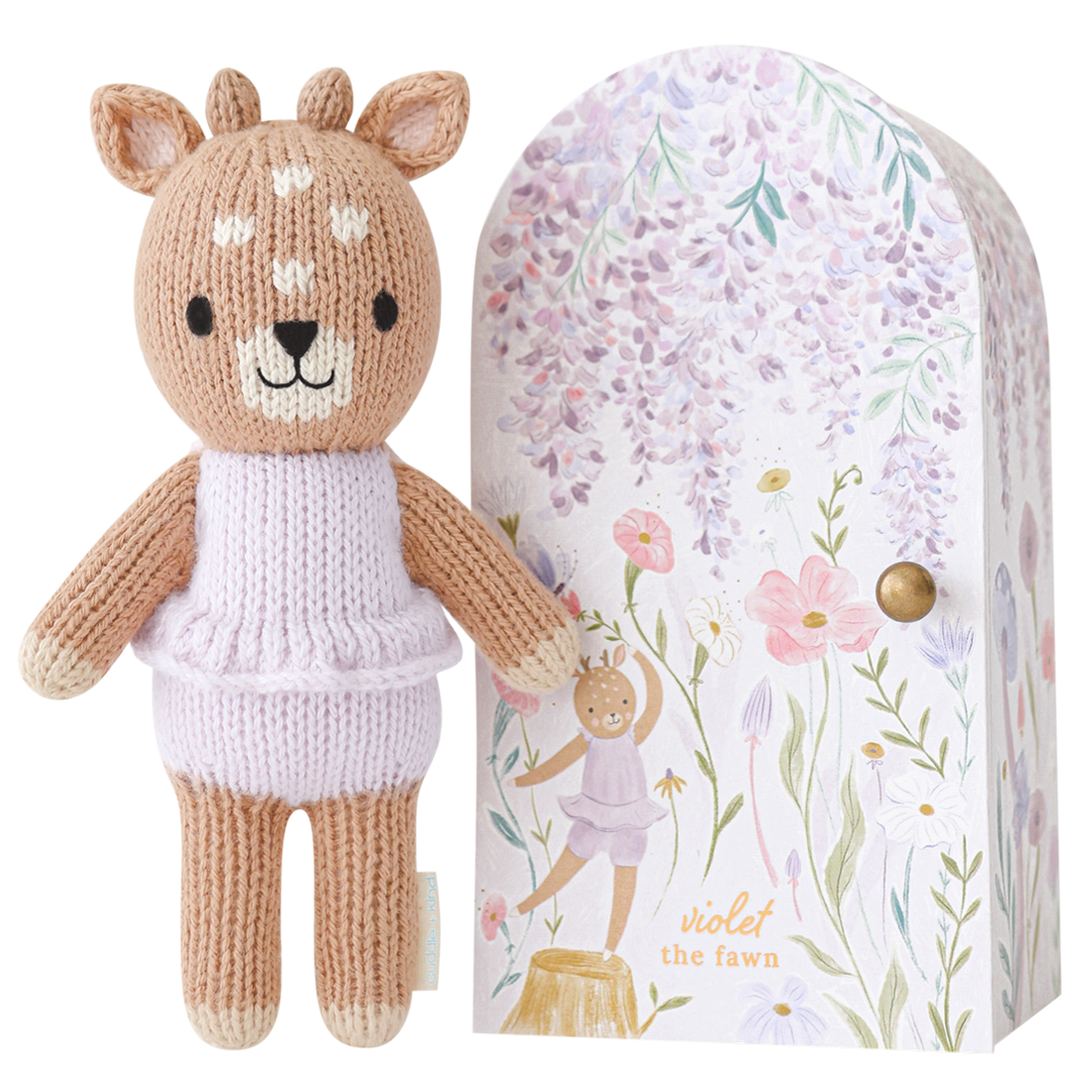 Flat image of the front of Cuddle+Kind&