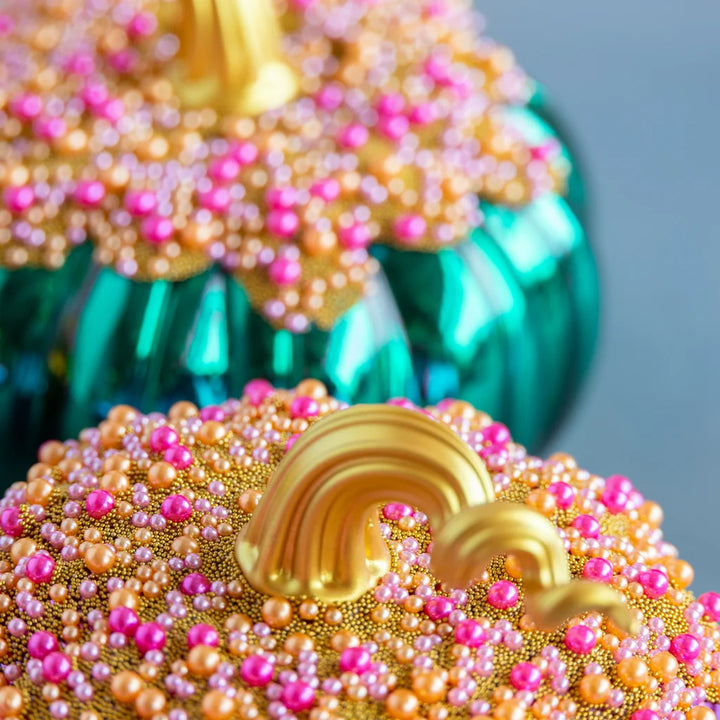 Close up on the top of Glitterville&