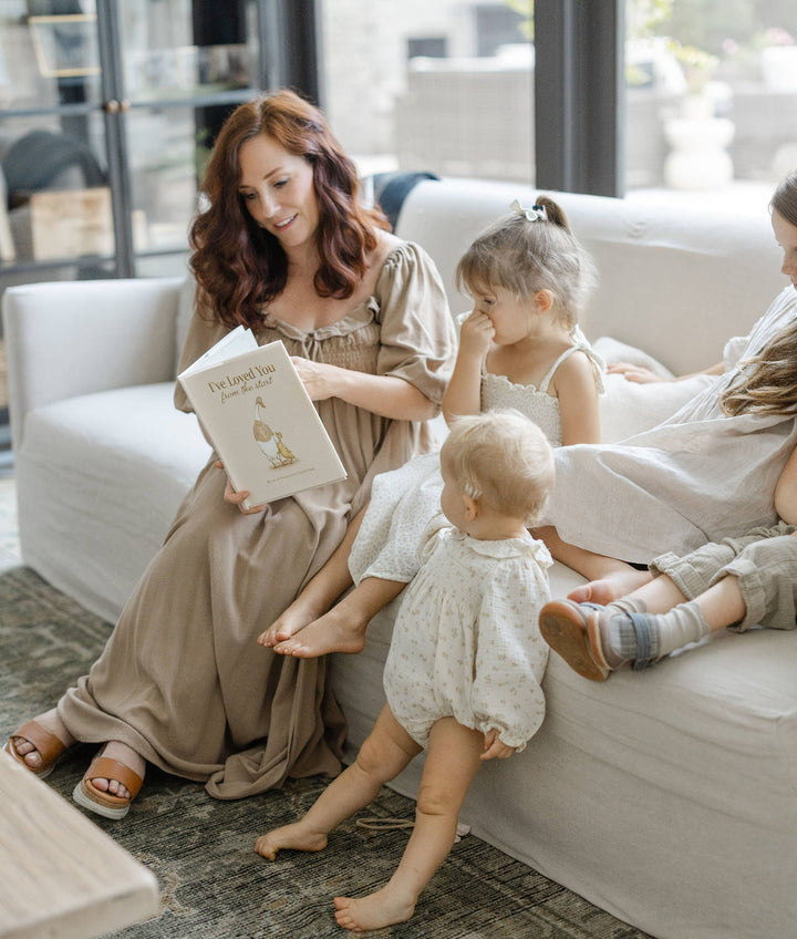 Mother reading I&