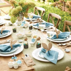 Perfect Easter place settings!! 