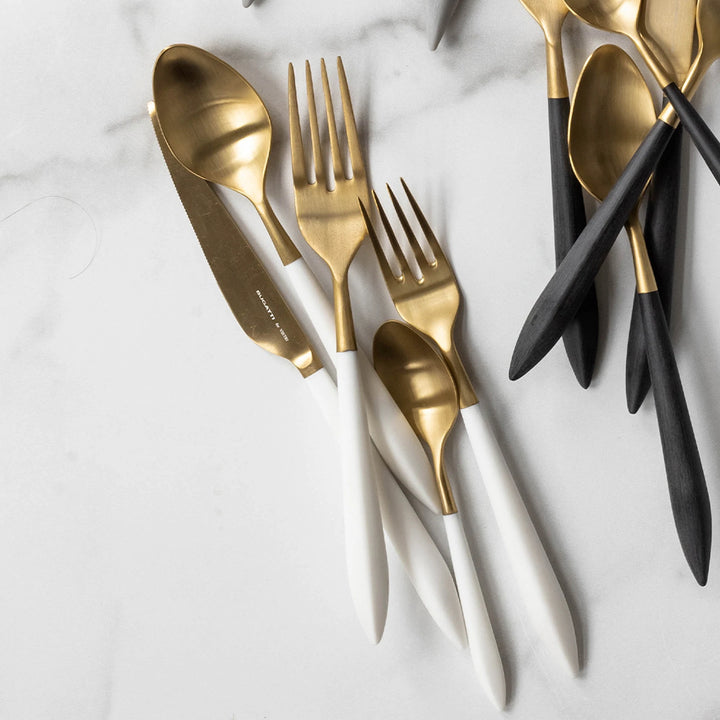 Ares Oro & White Five Piece Place Setting