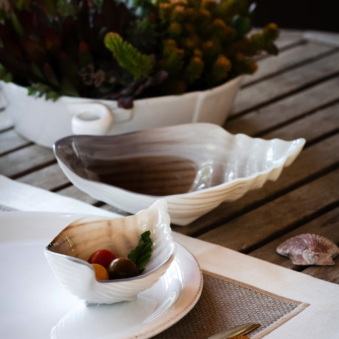 Lastra White Handled Round Baker