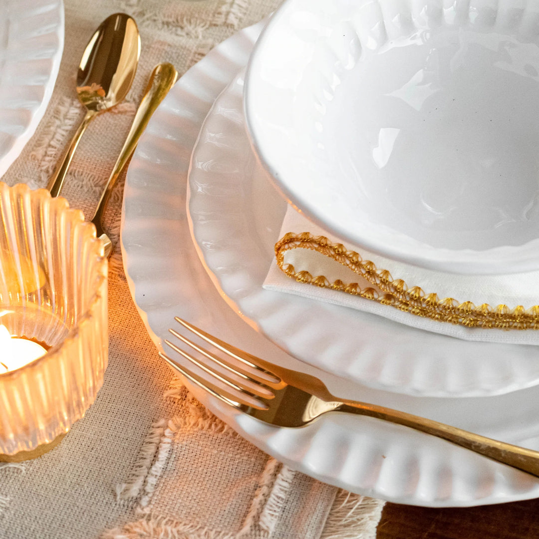Puro Whitewash Four-Piece Setting