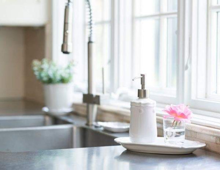Berry & Thread Whitewash Soap/Lotion/Hand Sanitizer Dispenser