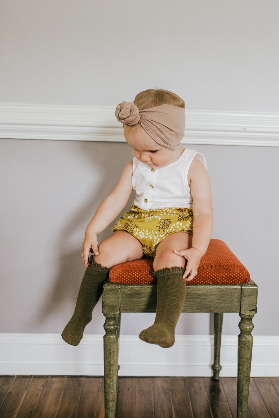 Olive Lace Top Knee Highs