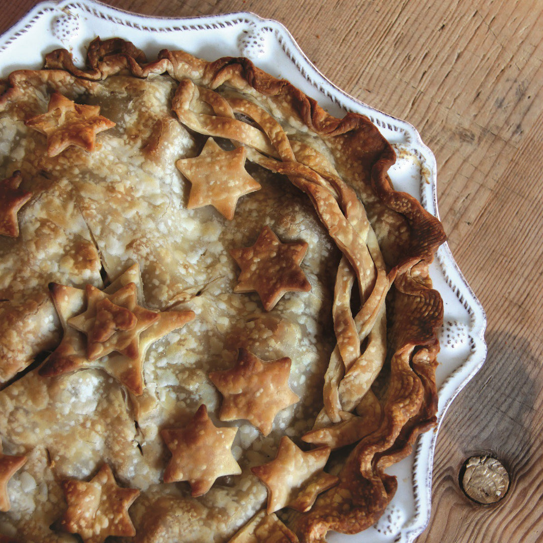 Berry & Thread Pie Dish - Whitewash